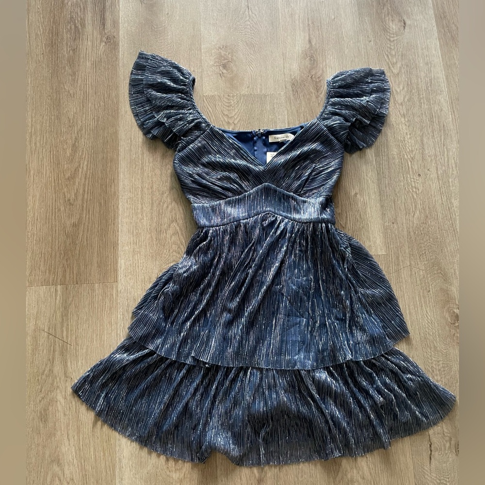 francescas lana blue shimmer flutter sleeve pleated mini party dress size small